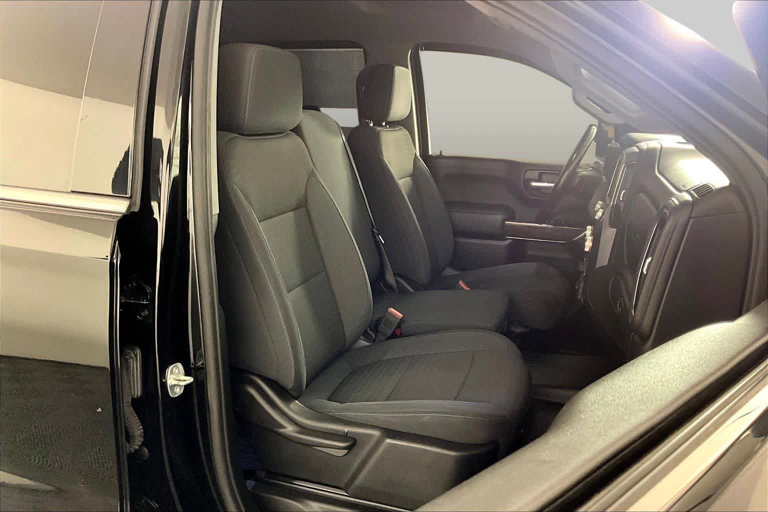 Used 2020 Onyx Black GMC SLE image 9