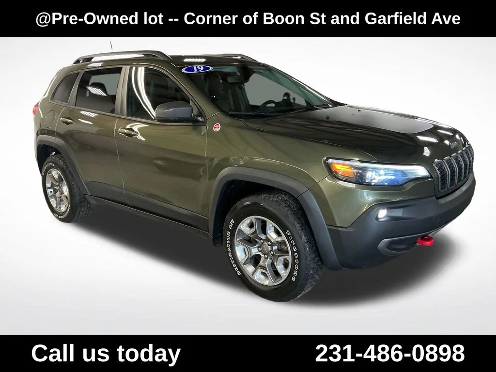 Used 2019 Green Jeep Trailhawk image 7