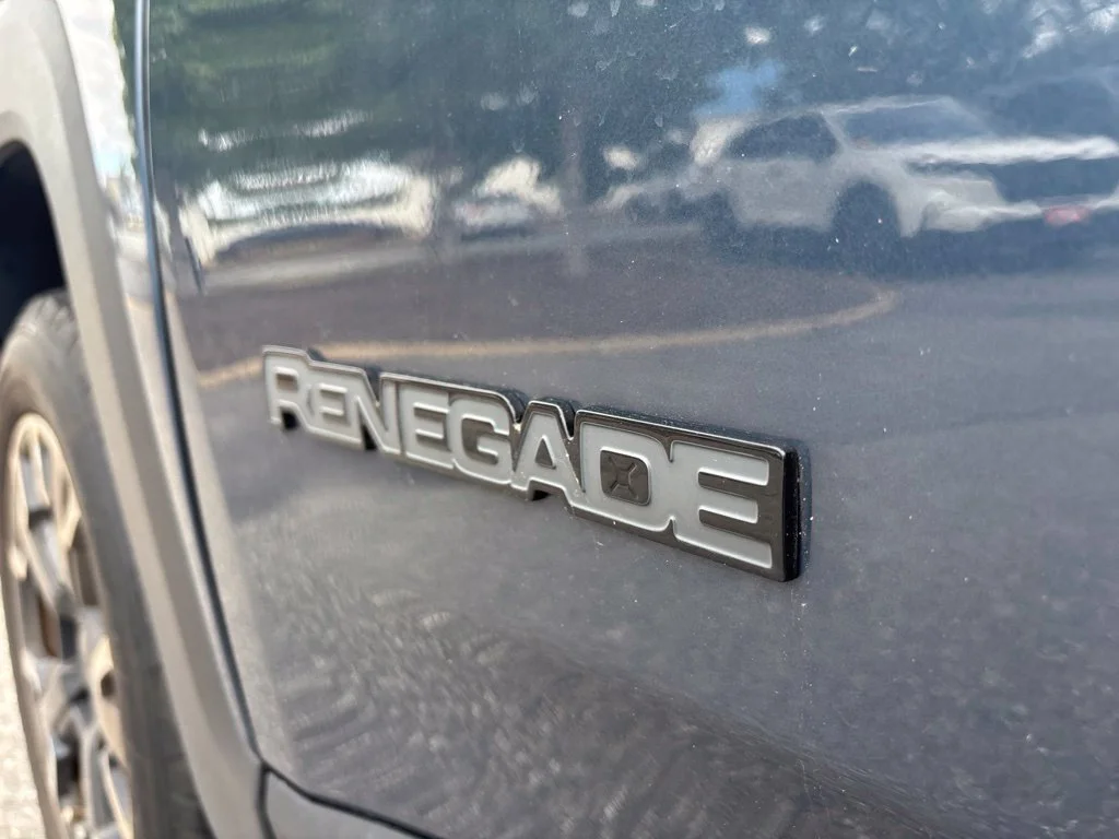 Used 2023 Blue Jeep Latitude image 16