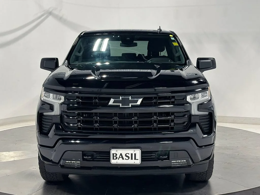 Used 2023 BLACK Chevrolet RST image 9