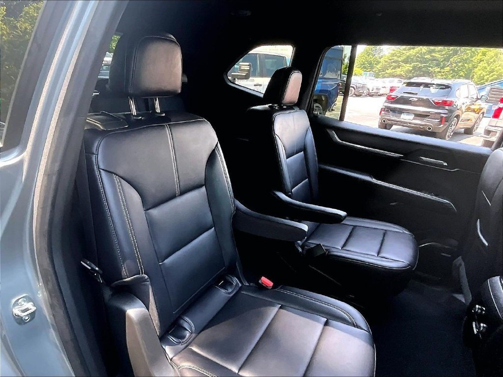 Used 2026 Sterling Metallic GMC Elevation image 15
