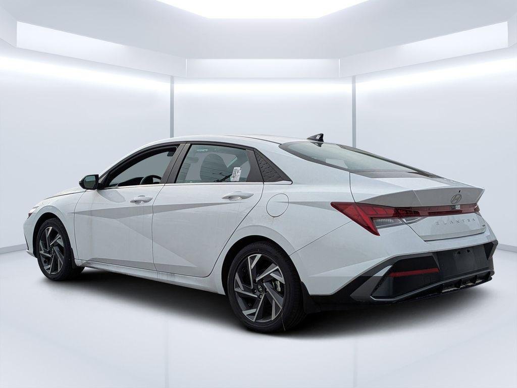 New 2025 White Hyundai Limited image 5