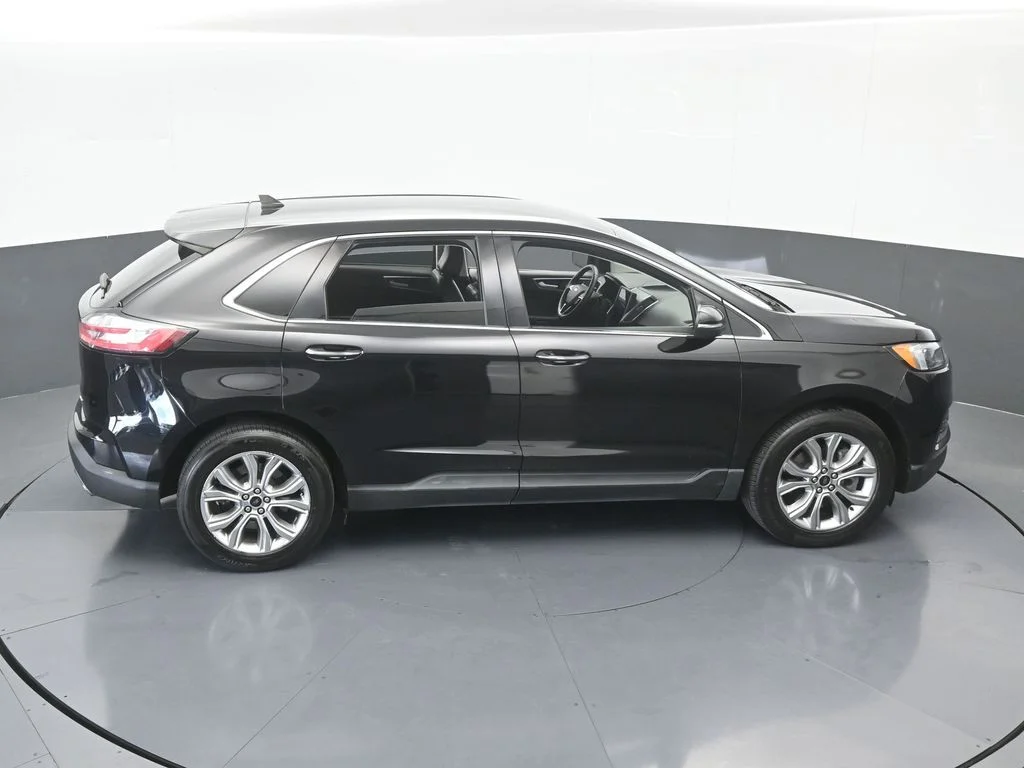Used 2024 Black Metallic Ford Titanium image 56