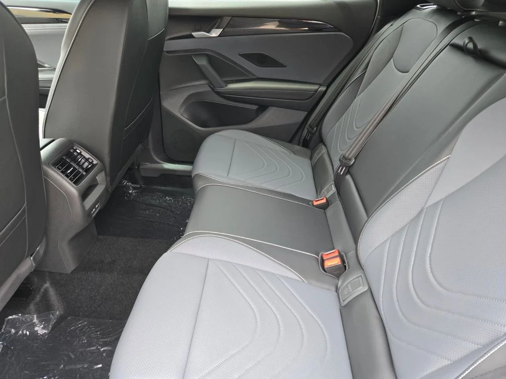 New 2026 White Volkswagen 2.0T SE R-Line Black image 8