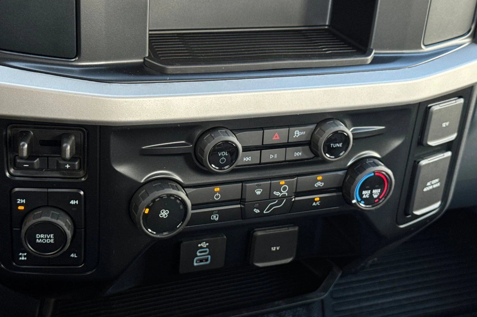 2026 Ford F-350 Super Duty Chassis Cab XL - Photo 17
