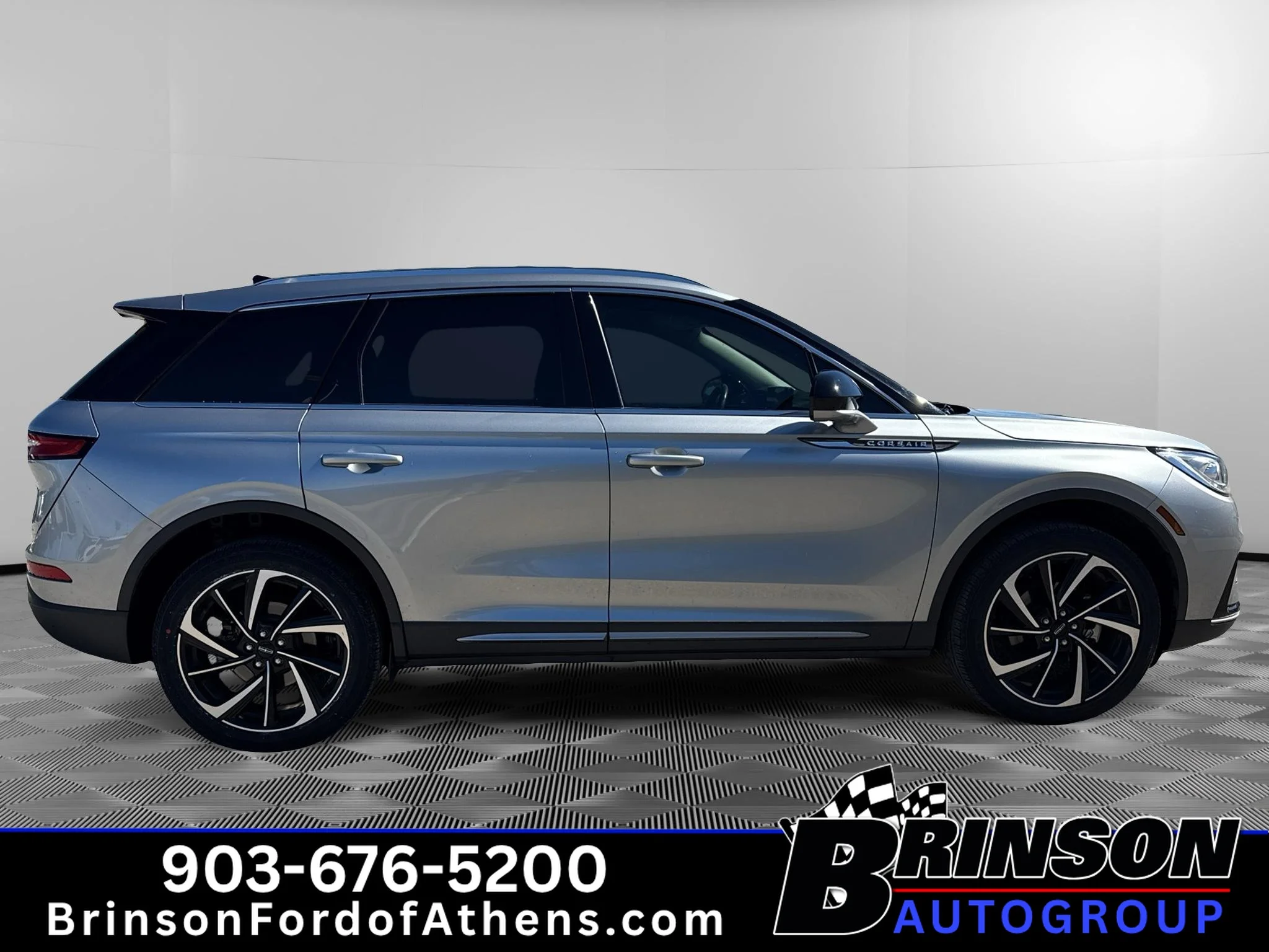 Used 2023 Silver Radiance Metallic Clearcoat Lincoln Reserve image 4