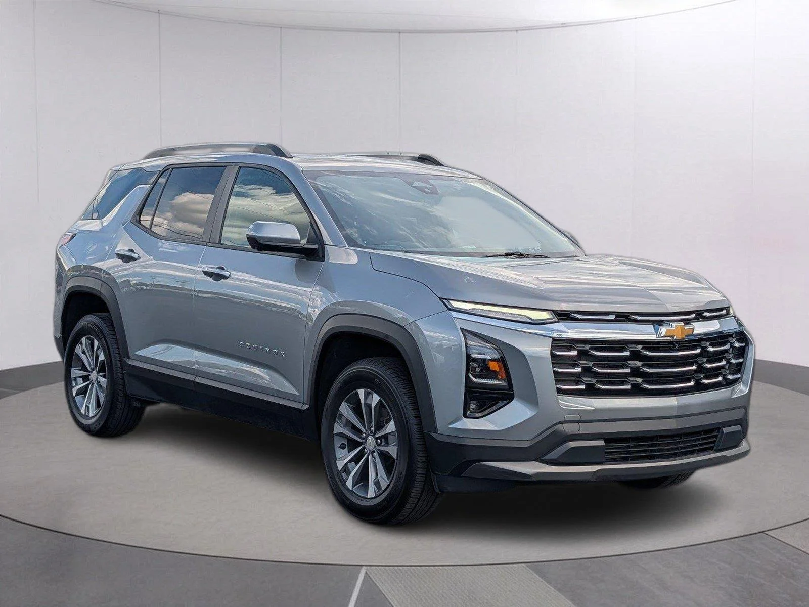 Used 2025 Sterling Gray Metallic Chevrolet LT image 7