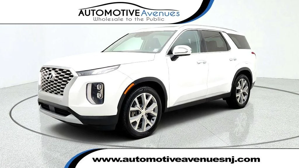 Used 2021 Hyper White Hyundai SEL AWD image 1