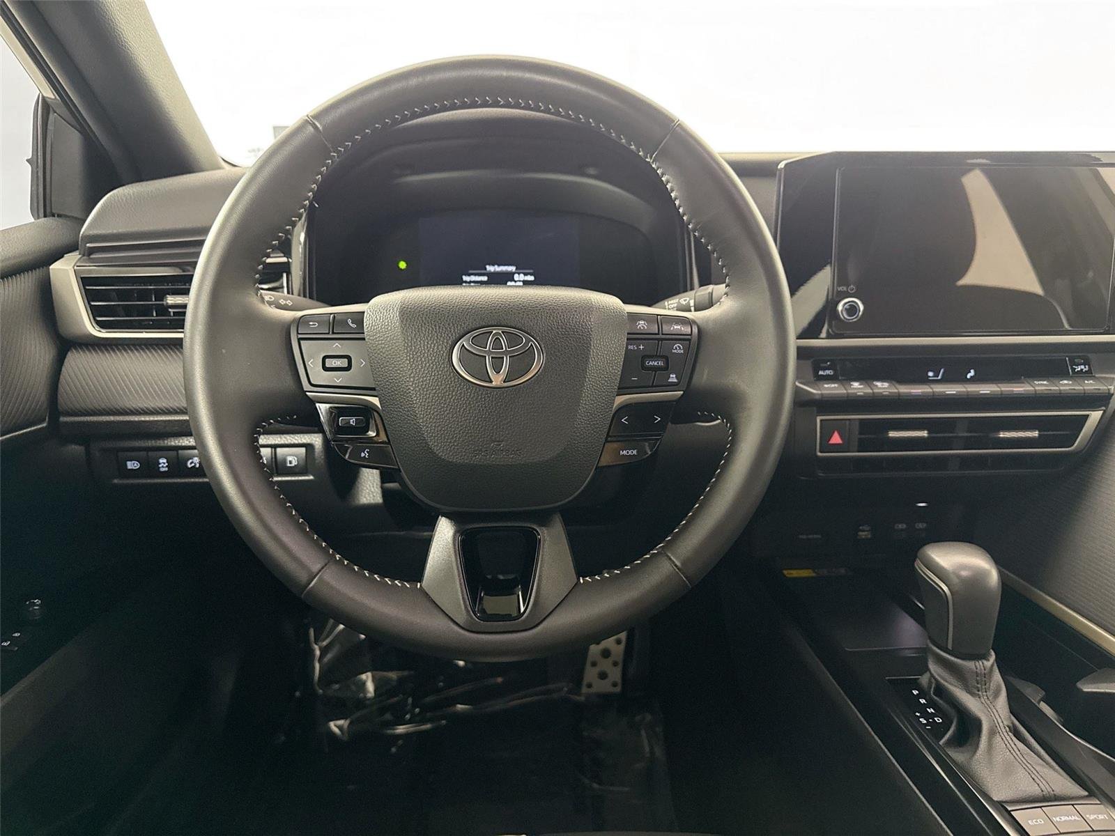 Certified Used 2025 Heavy Metal Toyota SE image 31