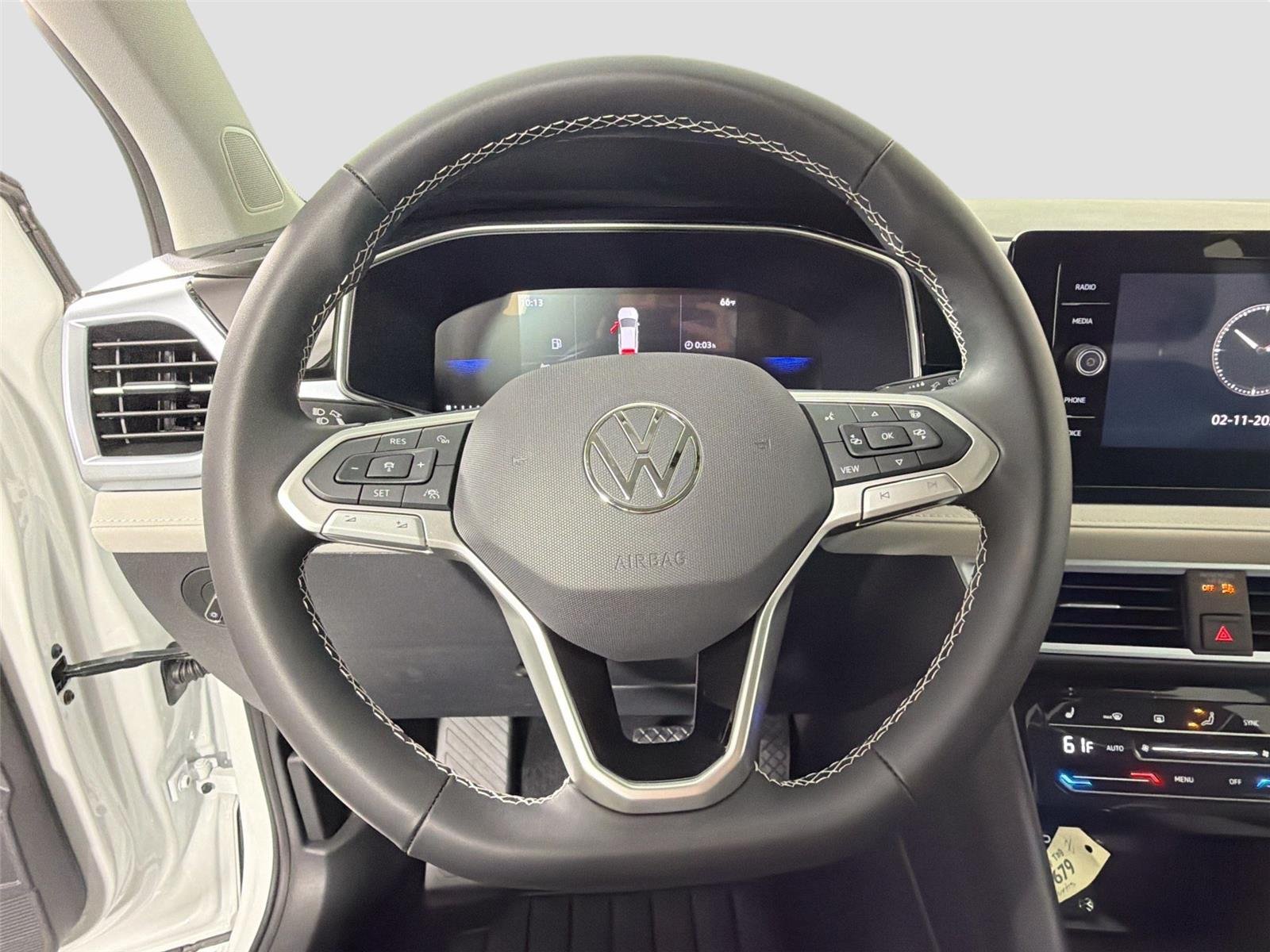 New 2026 Pure White Volkswagen SE image 11