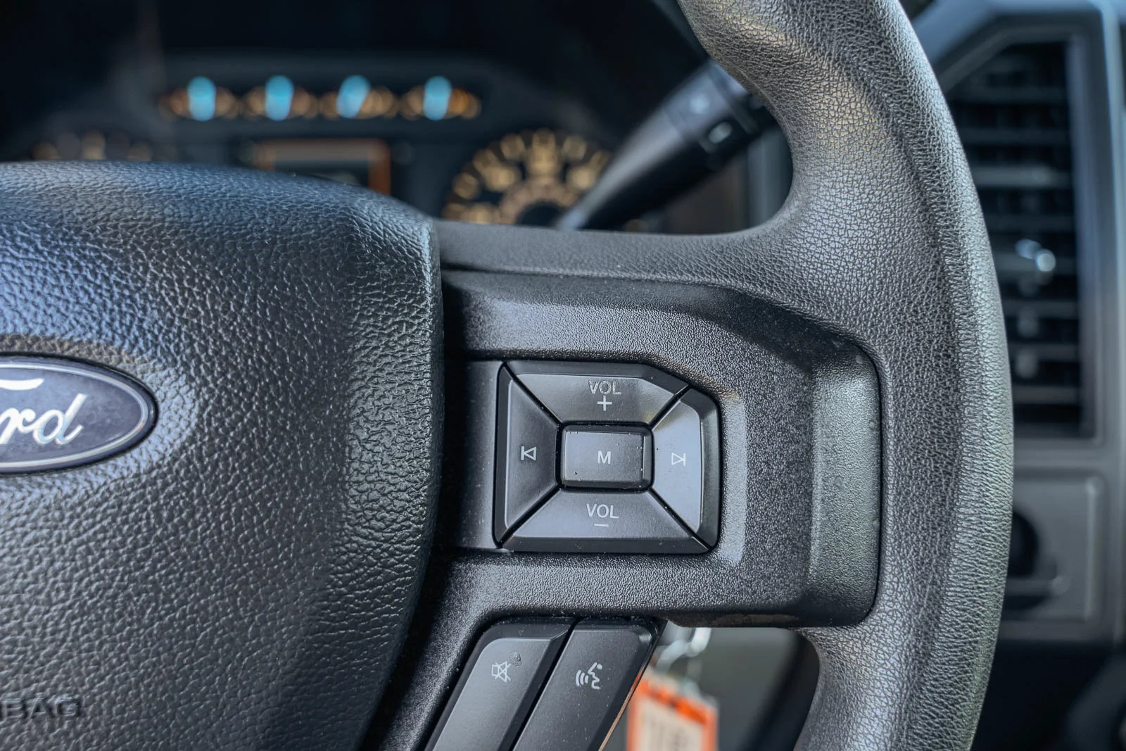 Used 2019 Gray Ford XL image 26