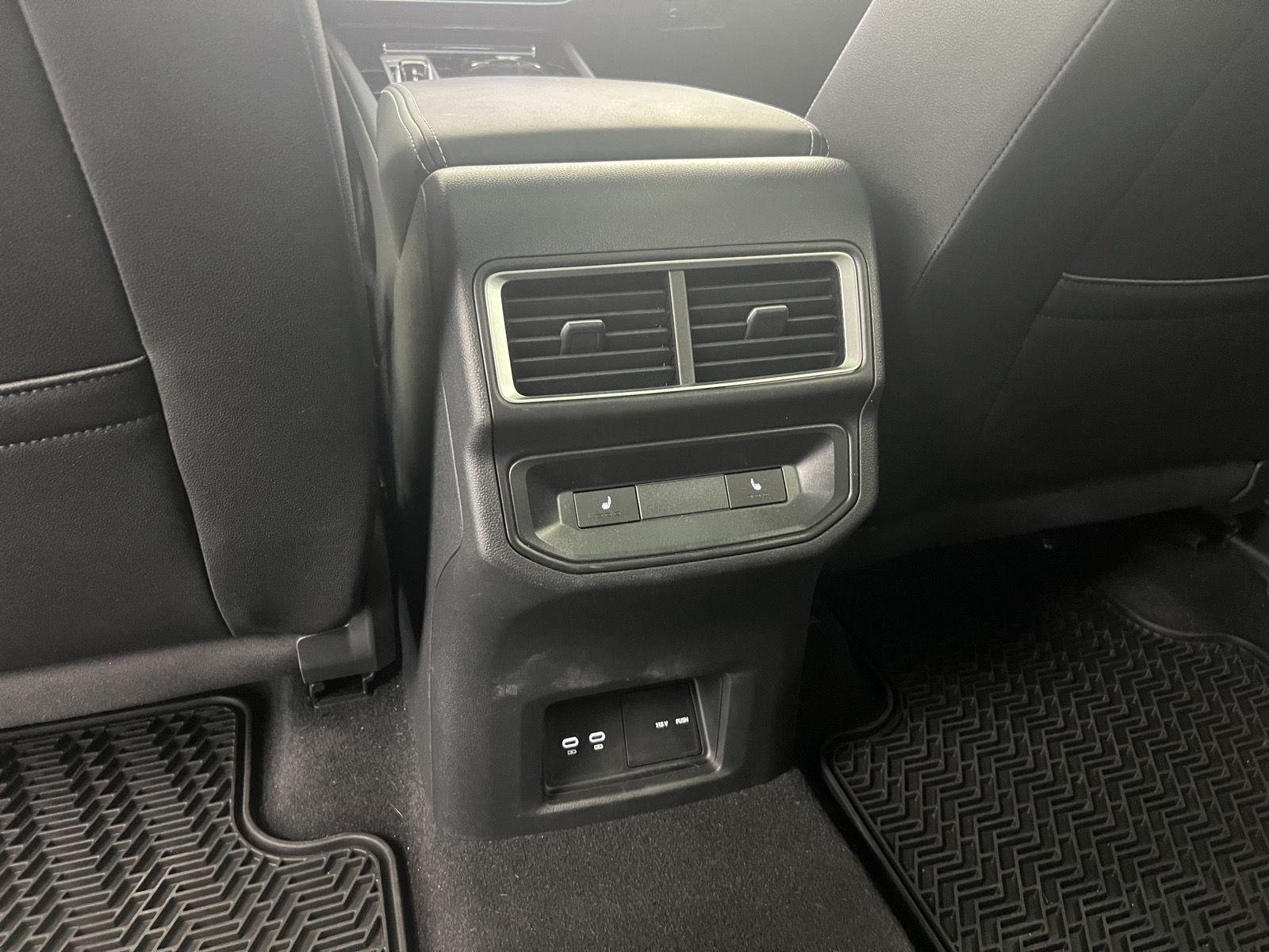 2025 Volkswagen Atlas Cross Sport SEL Premium R-LINE - Photo 26