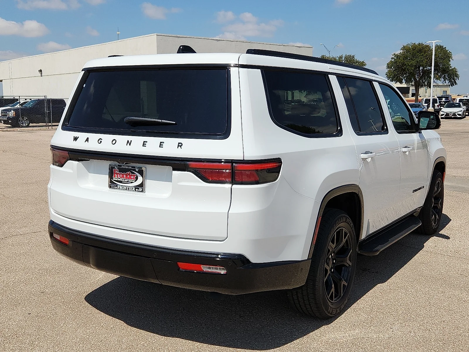 New 2025 Bright White Clear-Coat  Paint Jeep CARBIDE 4X4 image 4