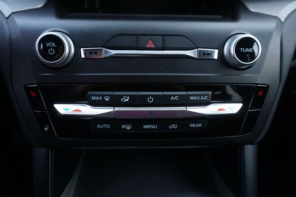 Used 2020 Black Ford XLT image 17