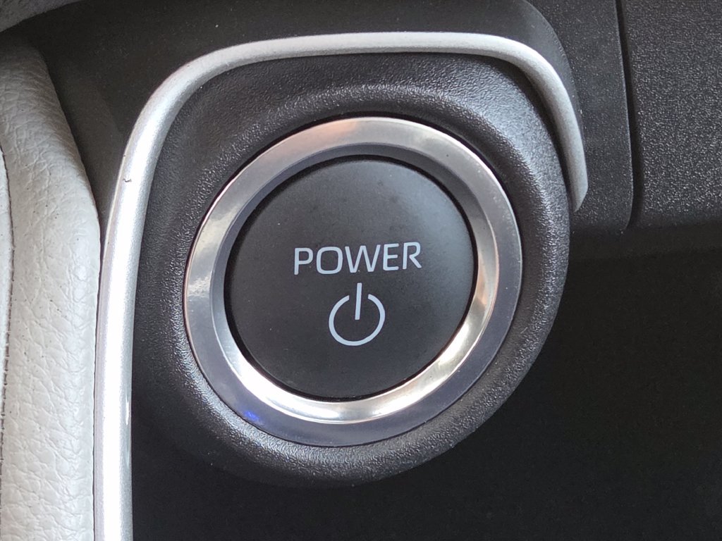 Used 2025  Toyota Limited image 34