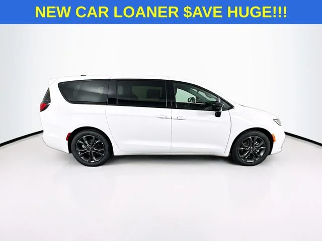 2026 Chrysler Pacifica Select - Photo 8