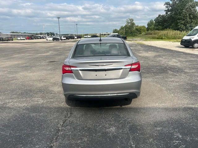 Used 2014 Billet Silver Metallic Clearcoat Chrysler LX image 4