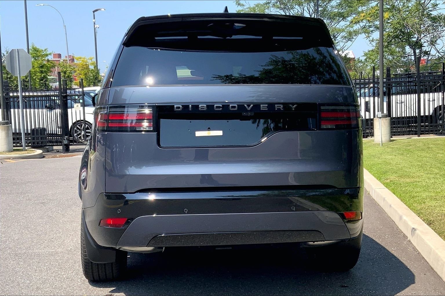 New 2026 Varesine Blue LAND ROVER Dynamic SE image 4