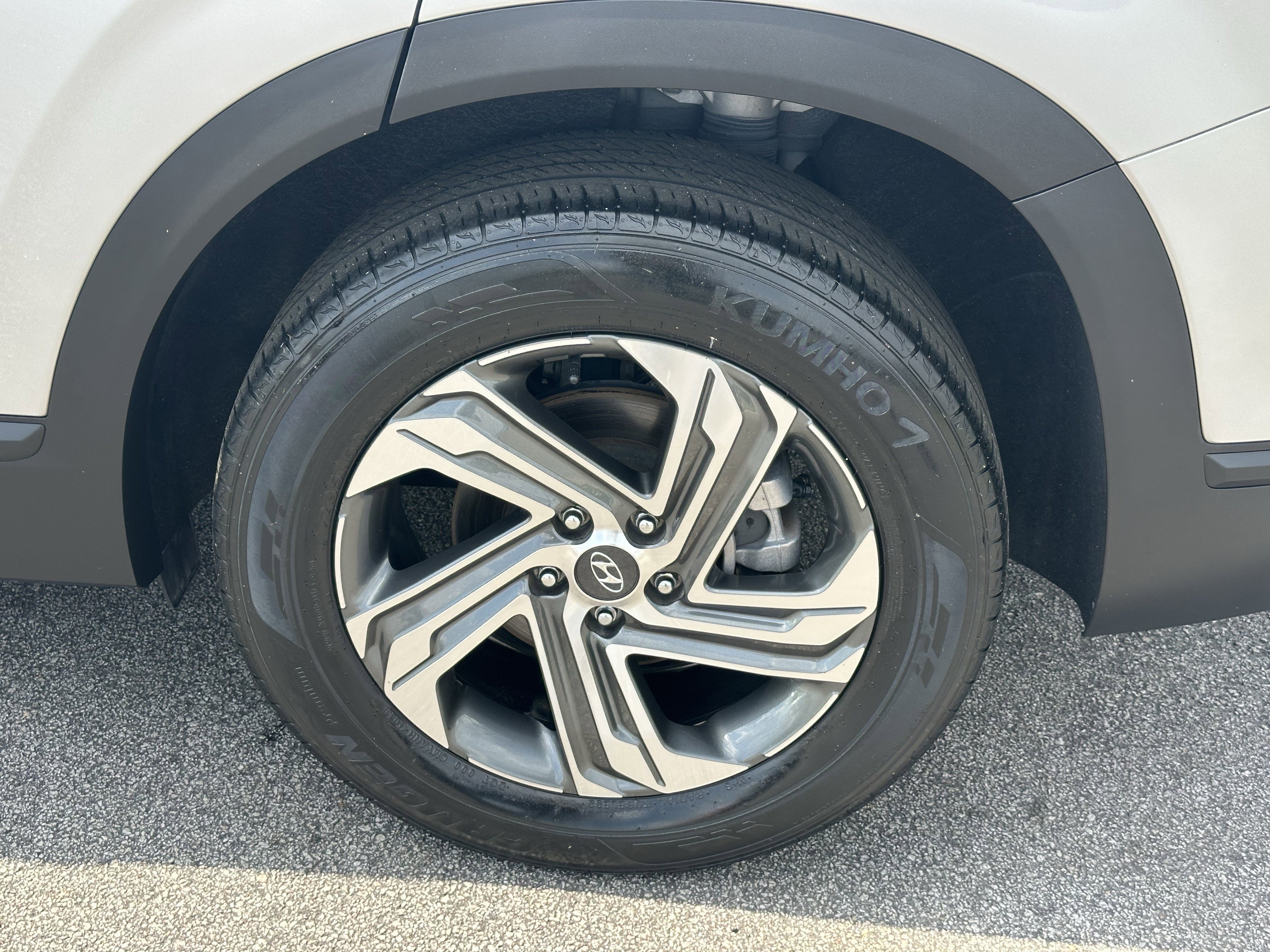 Used 2023 Shimmering Silver Hyundai SEL image 18