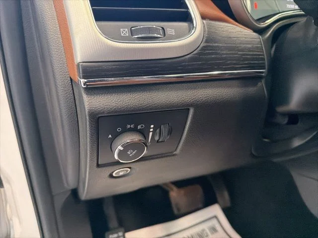 Used 2021 White Jeep Summit image 19