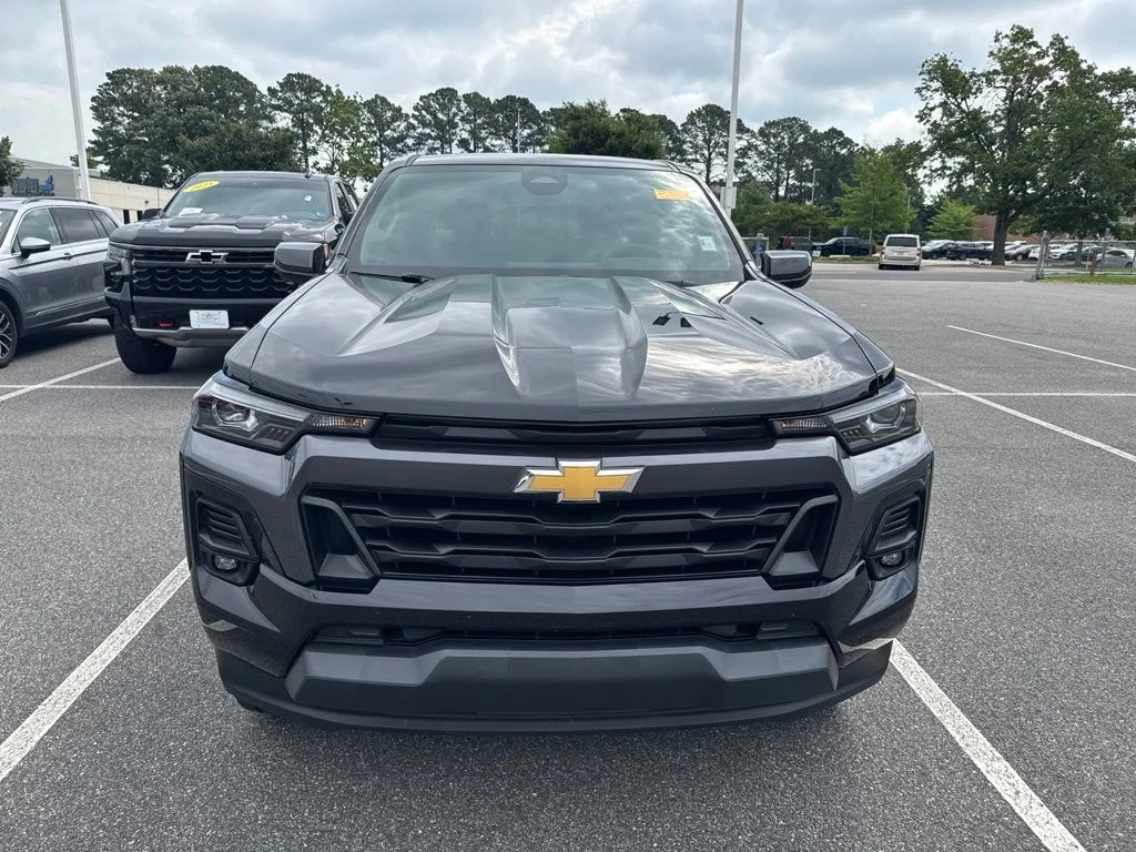 Used 2023 Black Chevrolet LT image 8