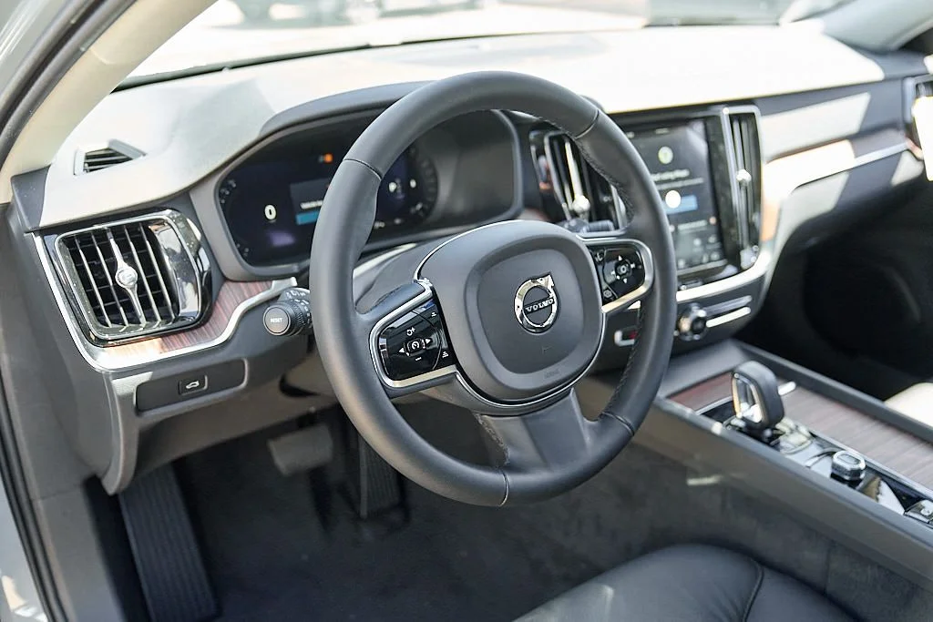 New 2026 Vapour Grey Volvo Plus image 13