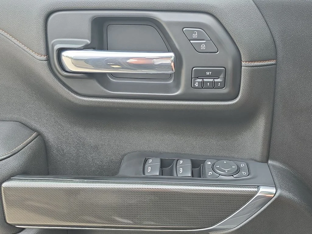 Certified Used 2022  GMC AT4 image 24