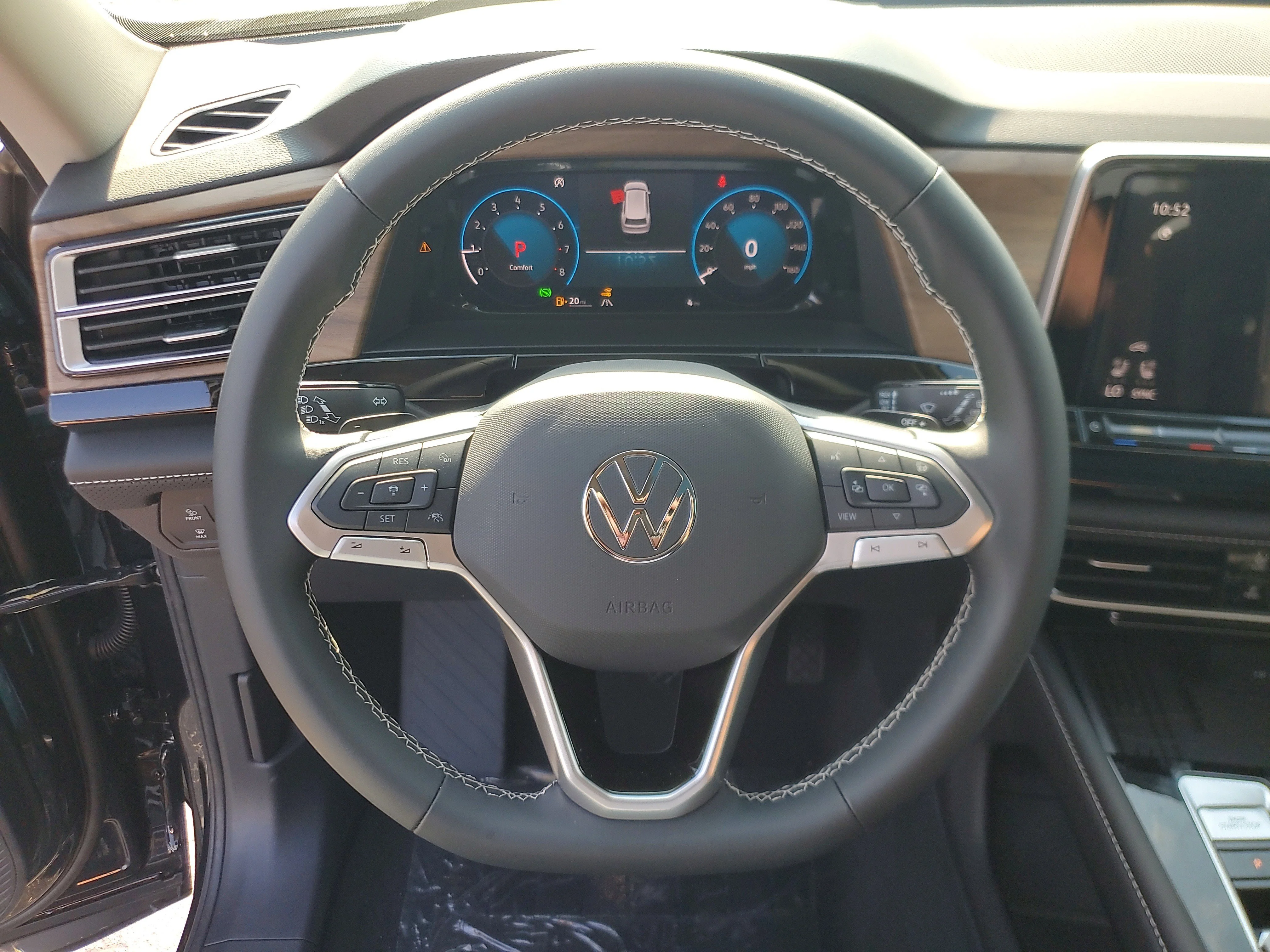 New 2026 Black Volkswagen 2.0T SE w/Technology image 22