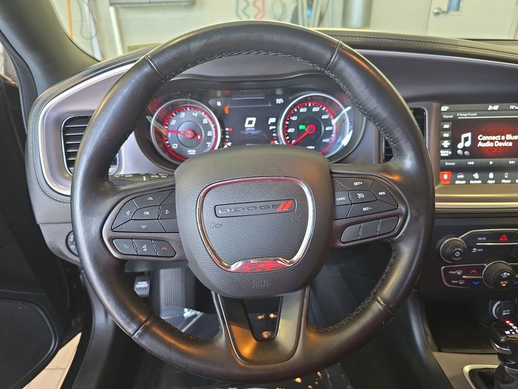 Used 2022 Black Dodge SXT image 21