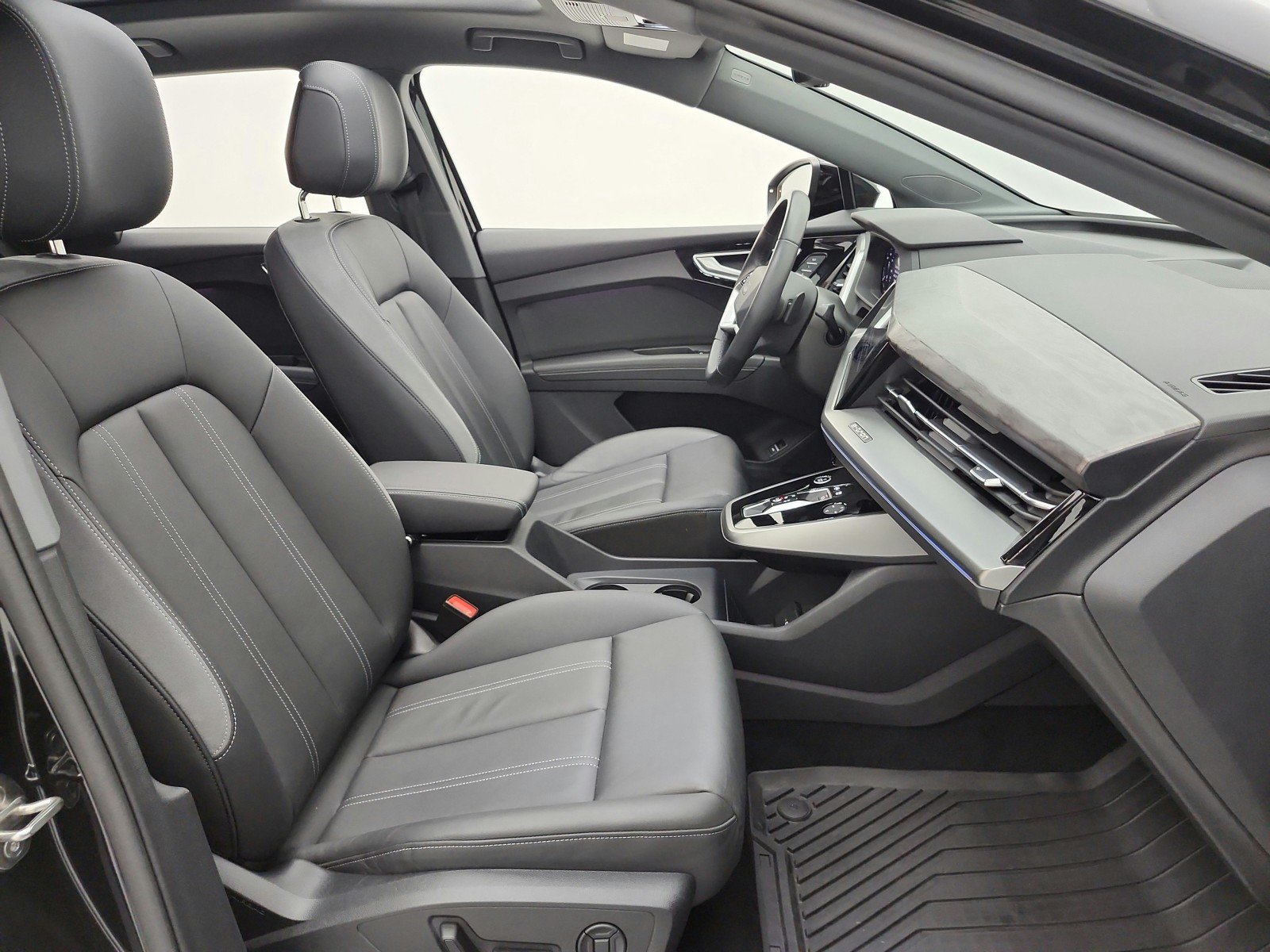 Used 2024 Mythos Black Metallic Audi Premium Plus 55 quattro image 18