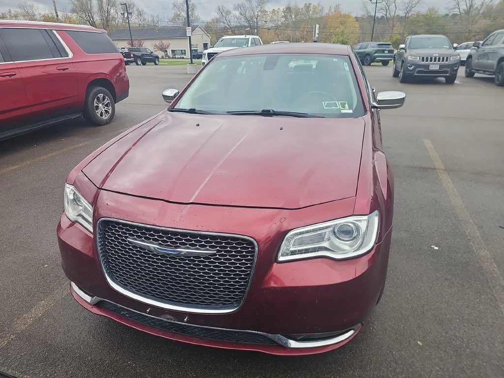 Used 2018 Chrysler 300 Limited with VIN 2C3CCAKG2JH160340 for sale in Victor, NY