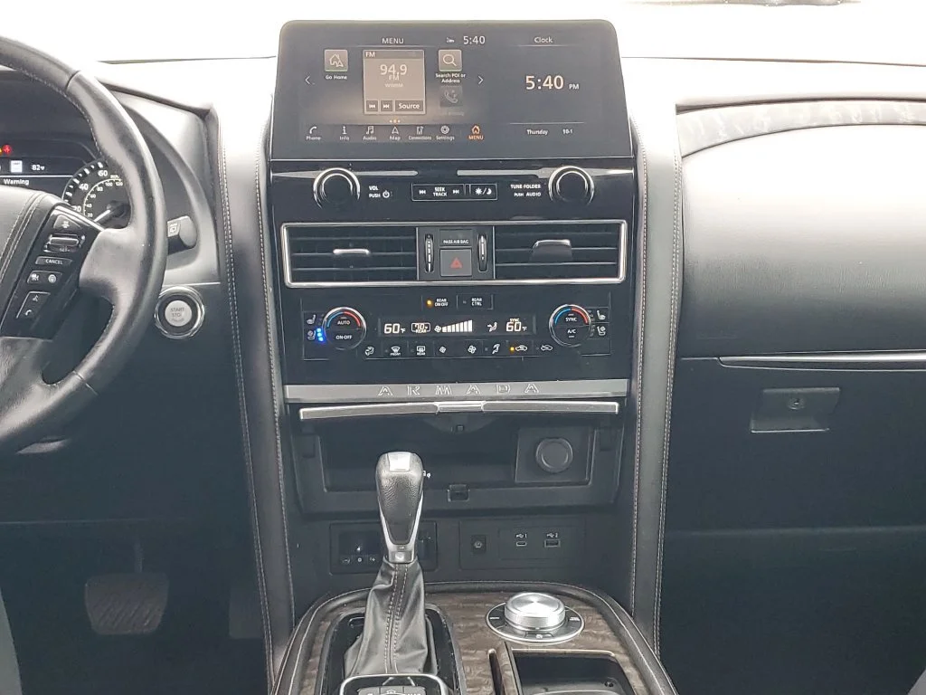 Used 2022 White Nissan Platinum 4WD image 18