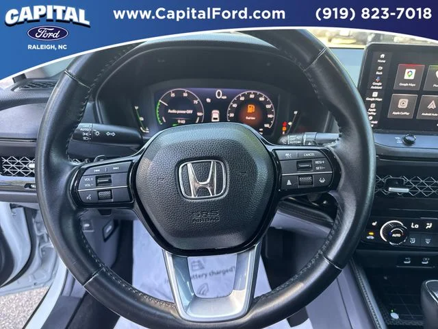 Used 2023 White Honda Touring image 25