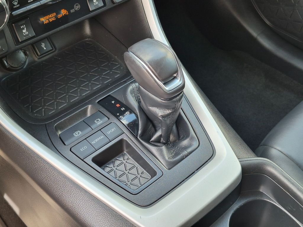 Used 2021 Gray Toyota XLE Premium image 18
