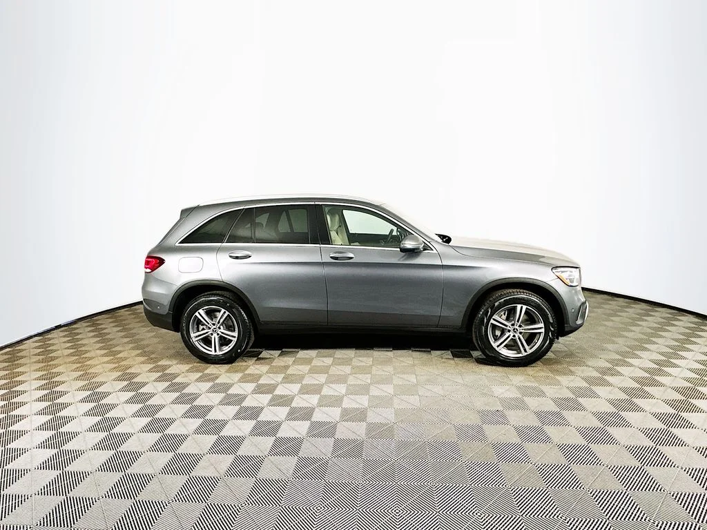 Used 2022 Gray Mercedes-Benz GLC 300 image 6