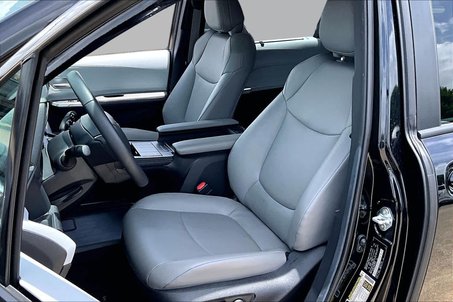 Used 2025 Midnight Black Metallic Toyota XLE image 8