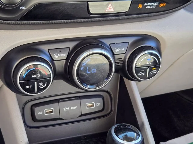 Used 2022 Red Hyundai SEL image 28
