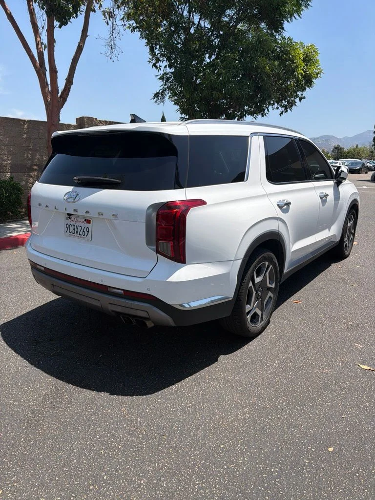 Used 2023 White Hyundai Limited image 4