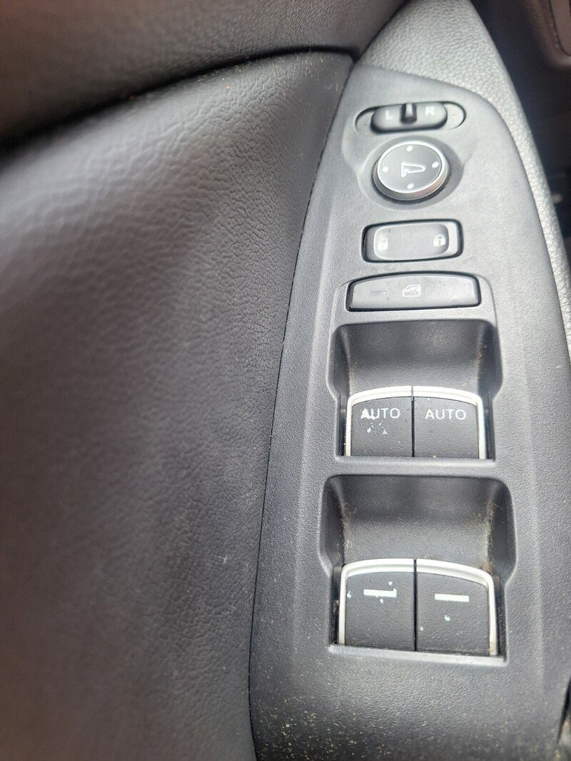 Used 2018  Honda EX image 16