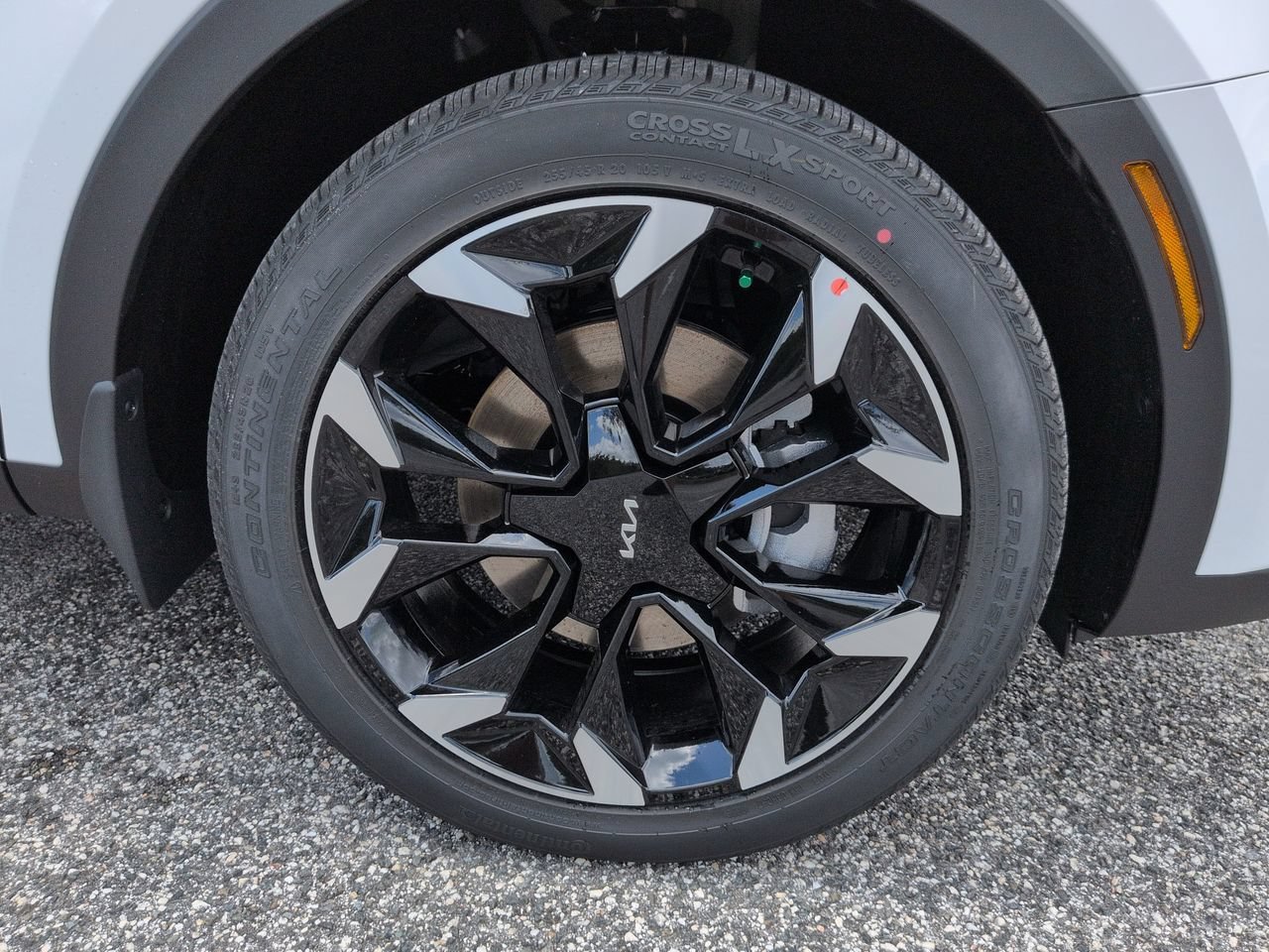 New 2026 Glacial White Pearl Kia EX image 11