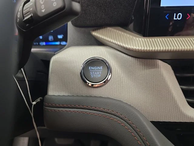 New 2027 Vapor Blue Metallic Ford Active image 34