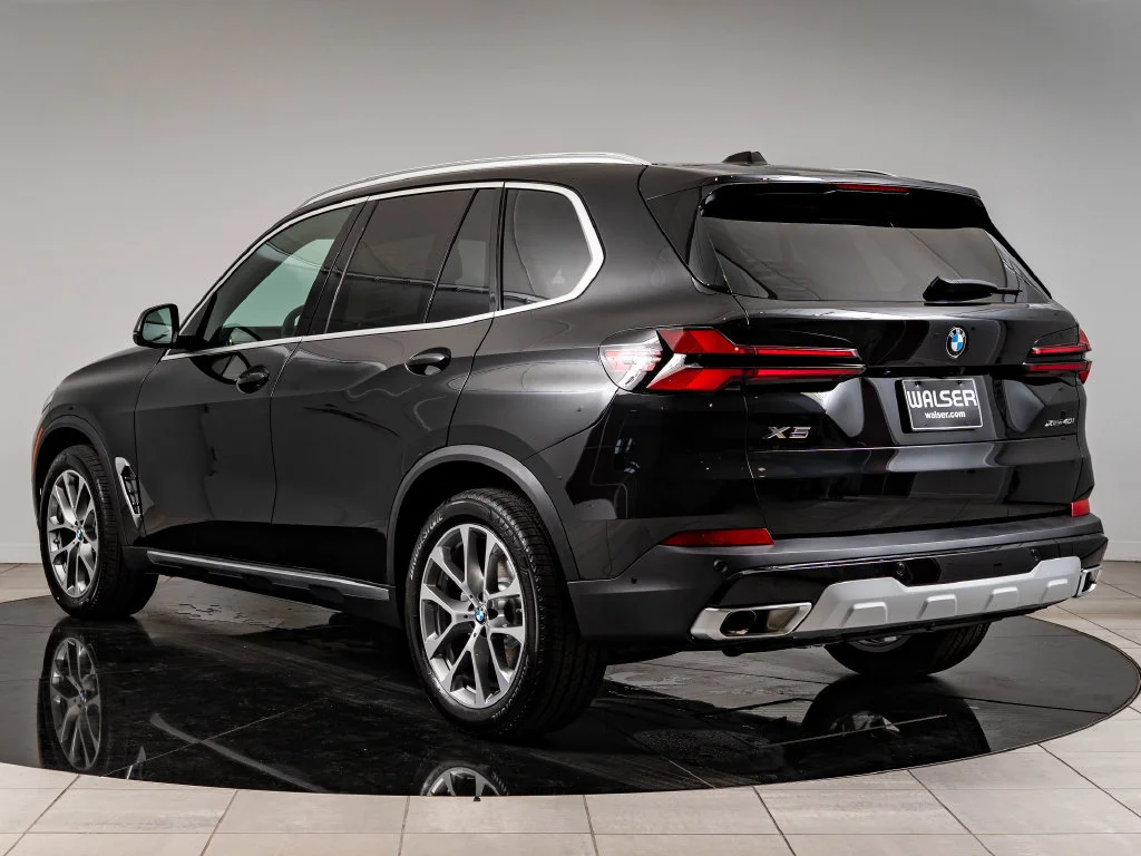 New 2026 Black Sapphire Metallic BMW xDrive40i image 6