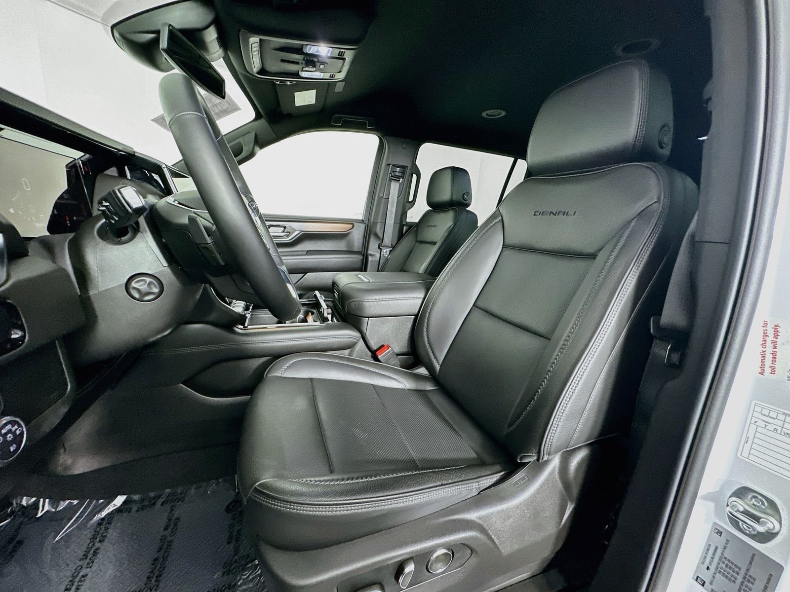 Used 2025 Summit White GMC Denali image 23