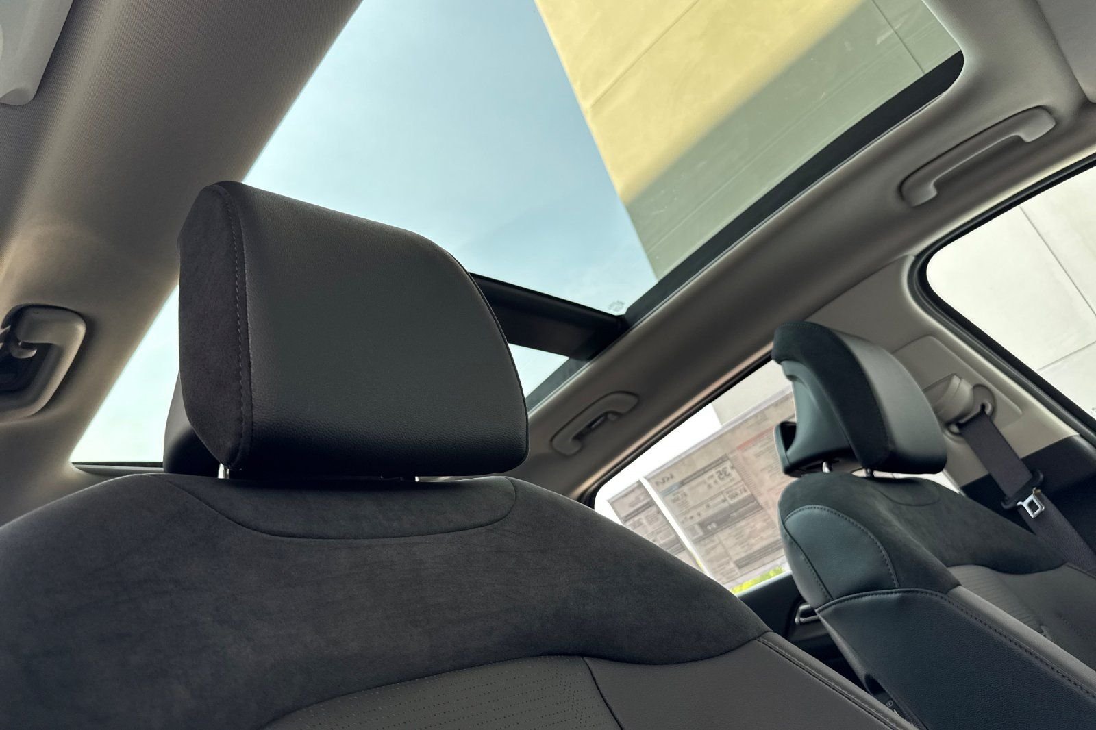 2026 Kia Sportage SX Prestige Hybrid - Photo 13