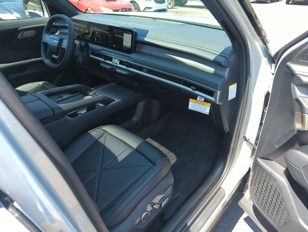 New 2027 Ivory Silver Kia EX image 39