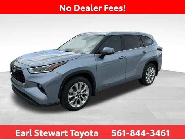 Used 2024  Toyota Limited image 9