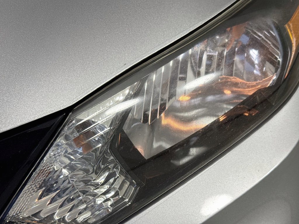 Used 2016 Silver Honda EX-L image 38