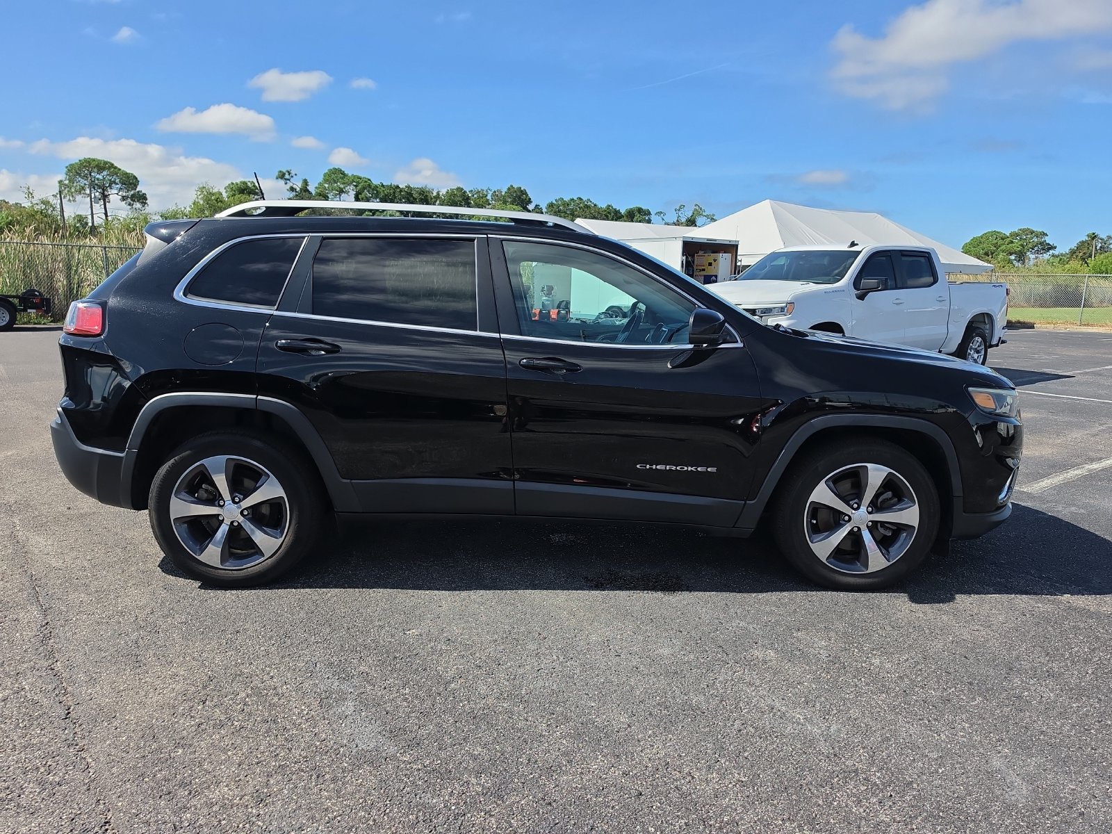 Used 2019 Black Jeep Limited image 3