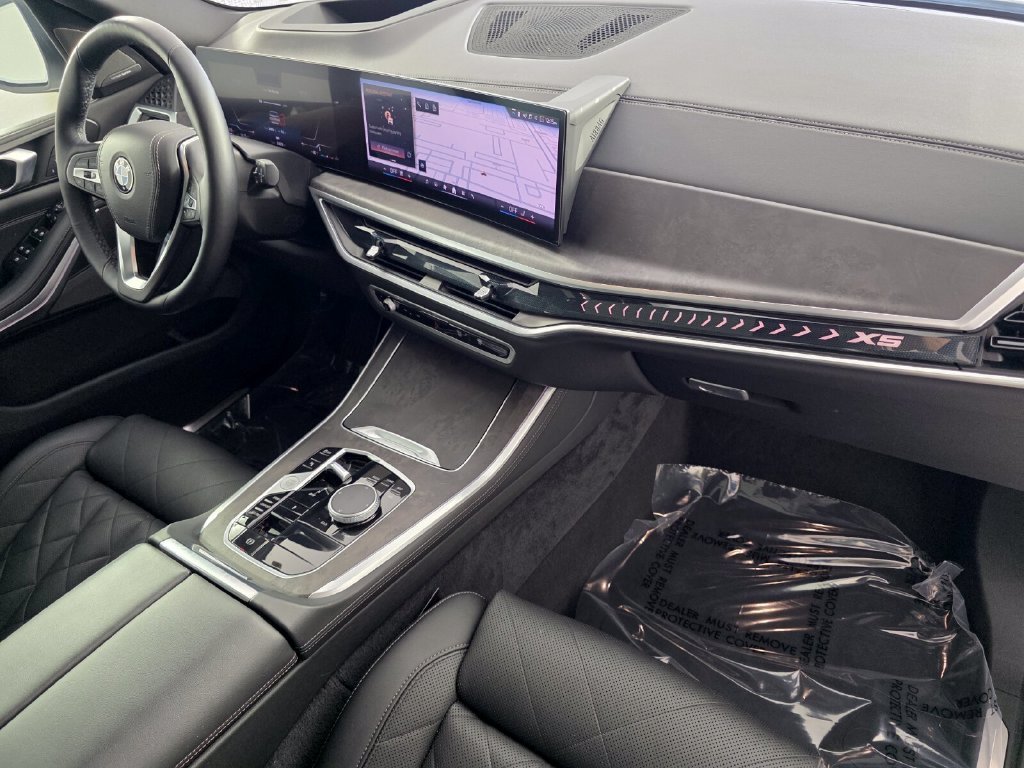 Used 2025 White BMW sDrive40i image 31