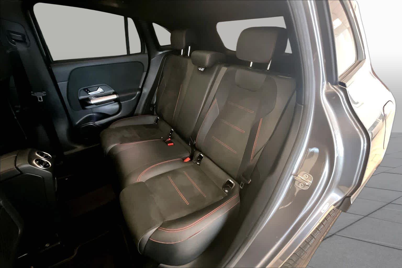 Used 2025 Mountain Grey Metallic Mercedes-Benz GLA 250 image 19